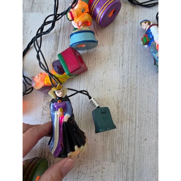 Vintage AS IS Disney Snow White seven dwarfs string light - Picture 4 of 8